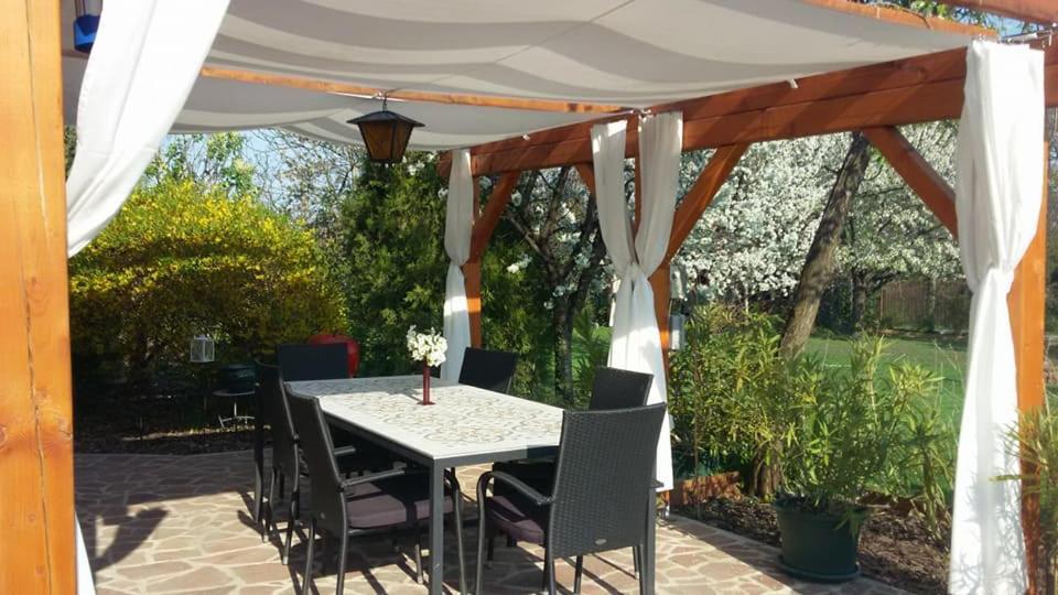 Fülöp Villa Apartmanház Balatonszepezd Kültér fotó