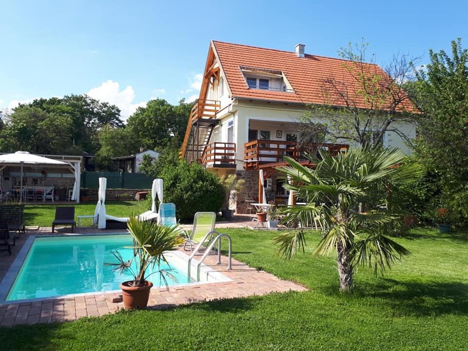 Fülöp Villa Apartmanház Balatonszepezd Kültér fotó