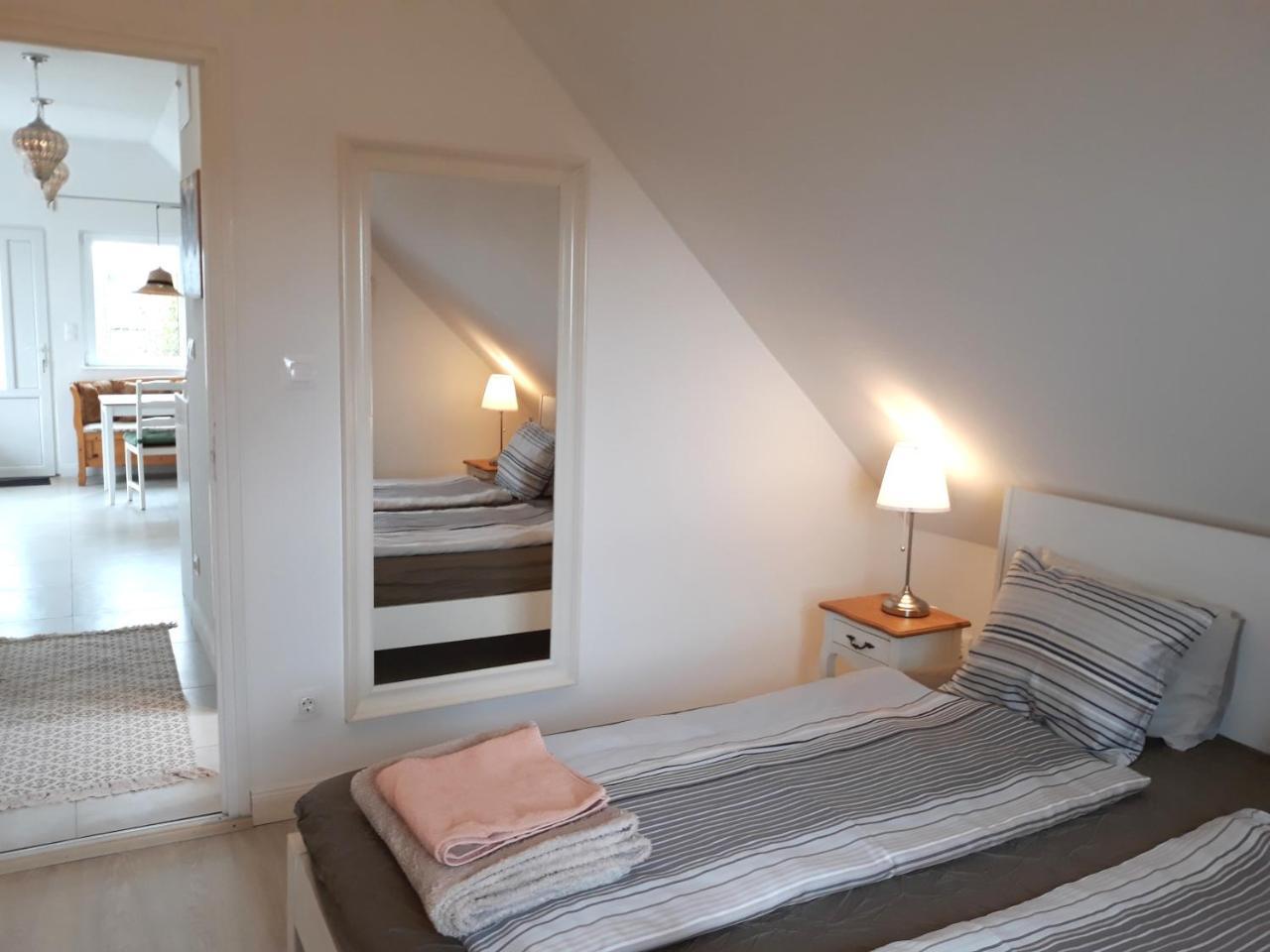 Fülöp Villa Apartmanház Balatonszepezd Kültér fotó